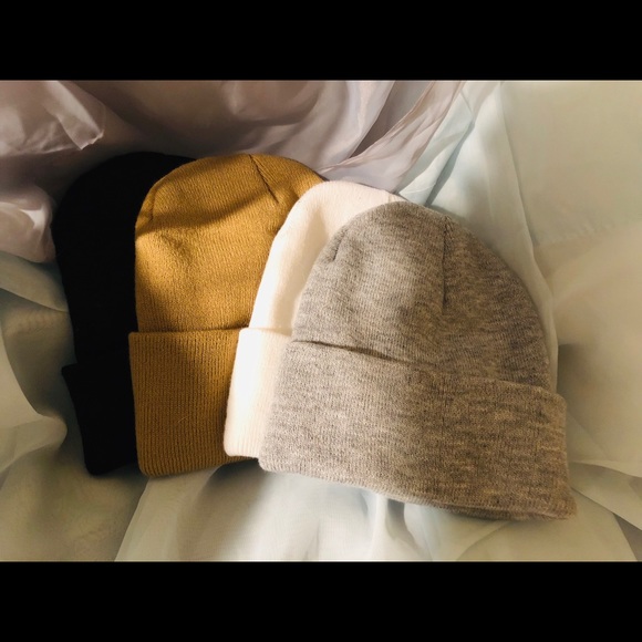 Accessories - 🐾 New 4 Piece Cap Set